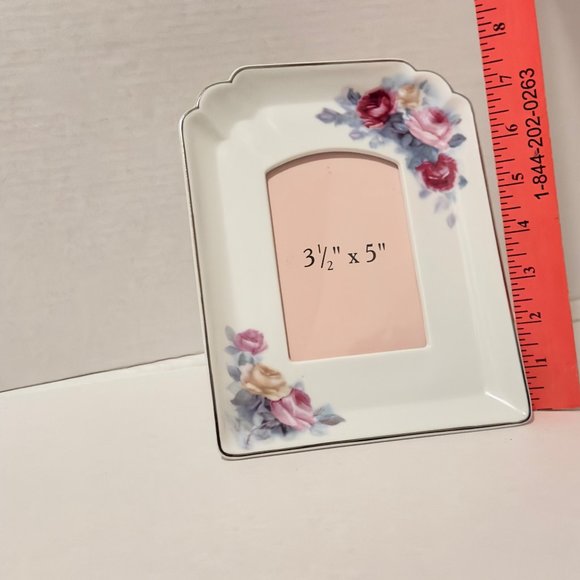 AVON Vint. Rose Vanity Collection Photo Frame Holds 3 1/2 x 5 Picture Hang/Stand - Picture 3 of 9